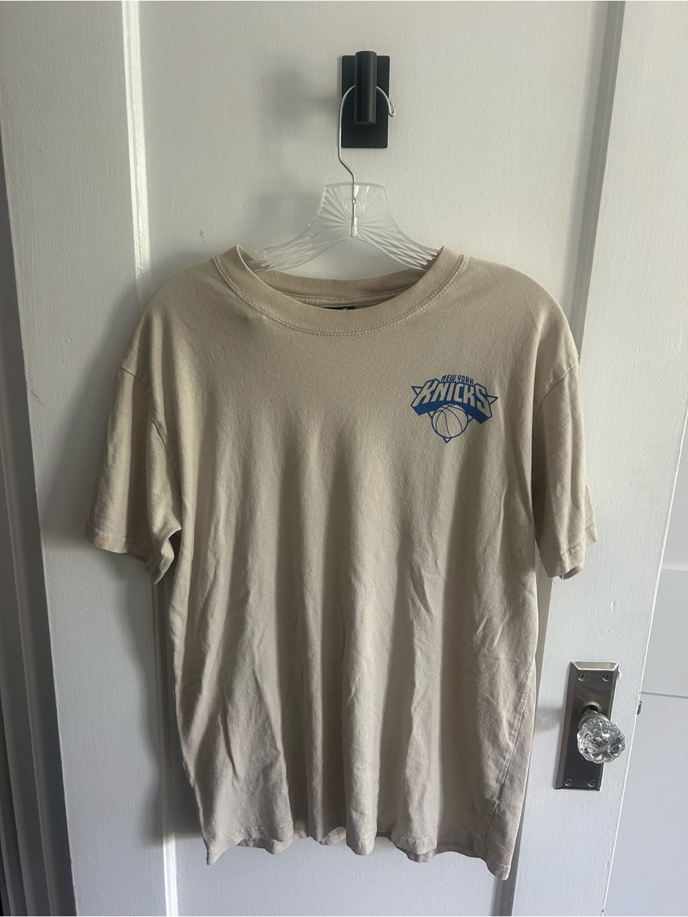 Urban Outfitters Beige Tee with Blue Knicks Chest Logo